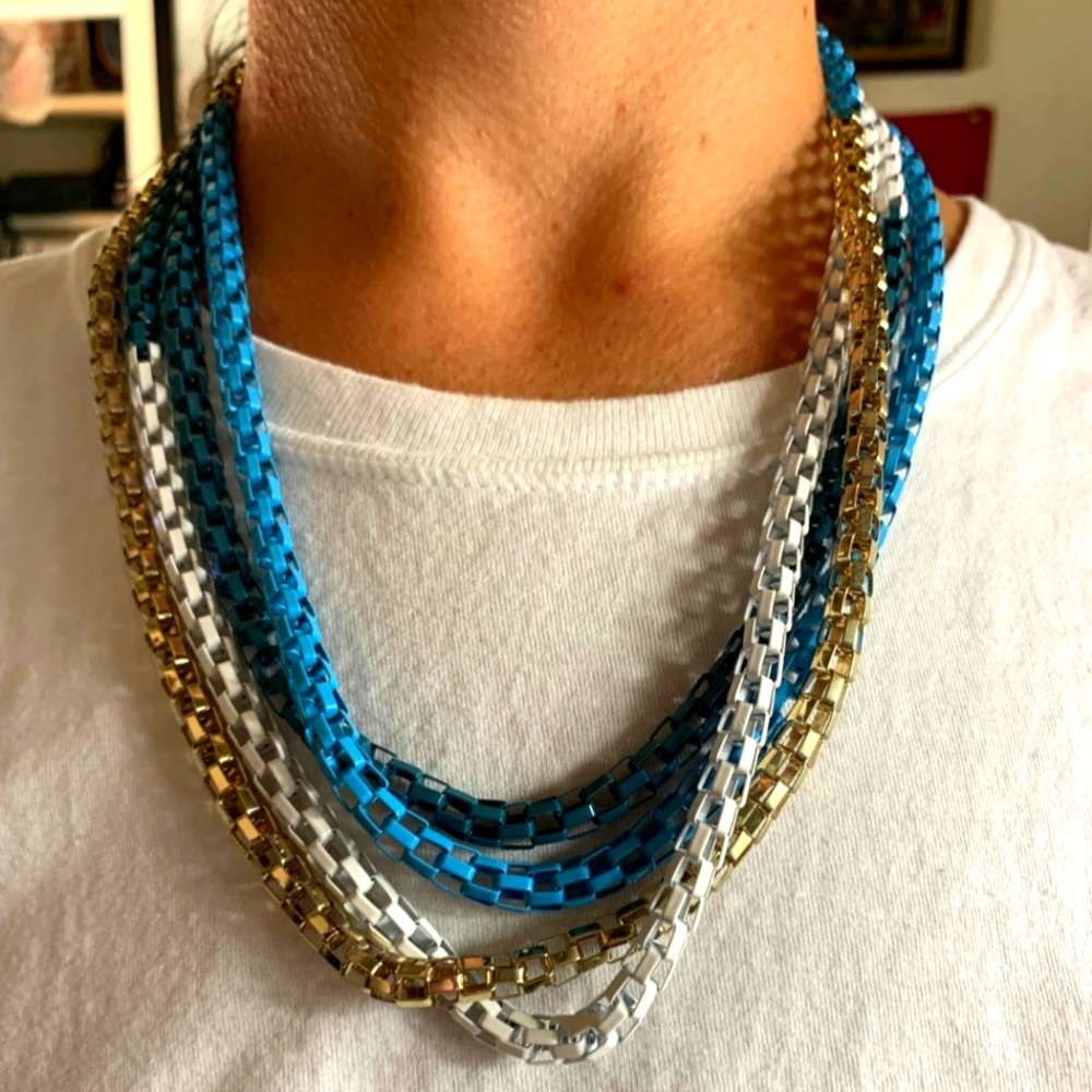 Multi-color, multi-layer necklace